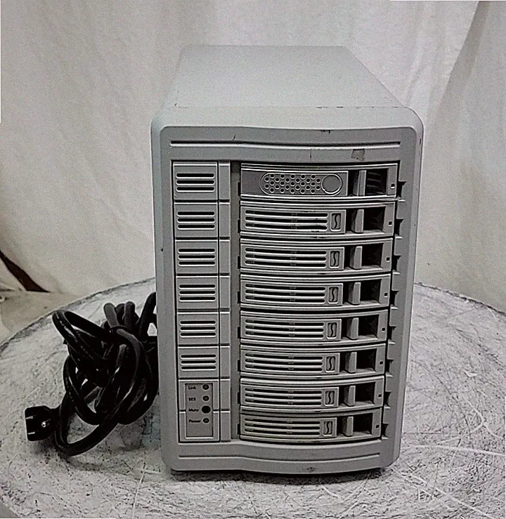 Fusion Desktop 8Bay SAS Expander DX800RAID 8-Drive Storage Array SAS SATA