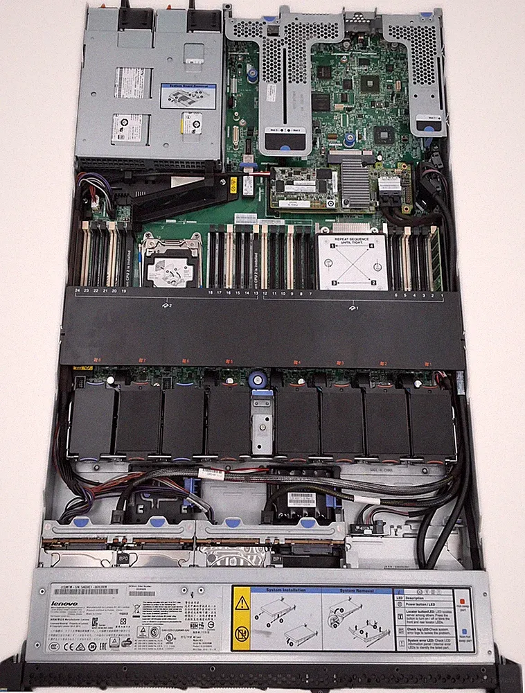 Lenovo System x3550 M5 Rack Server Xeon 2.4GHz 16GB DDR4 SAS HDD